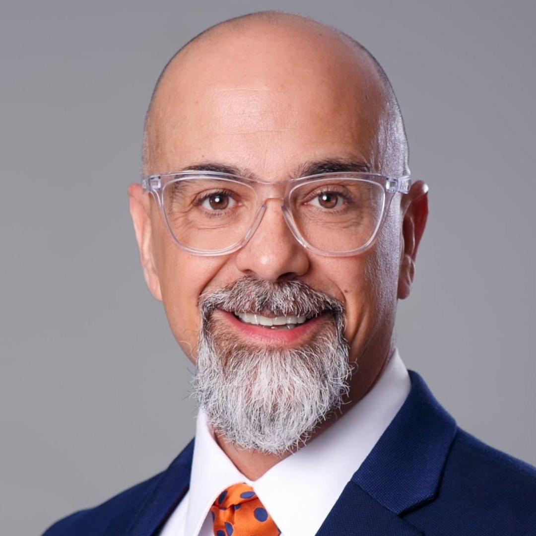 Christopher Piotrz - CEO of Valvionfx